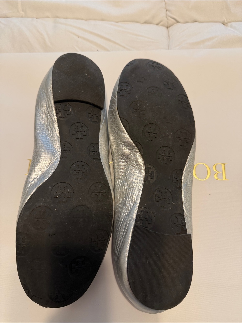 Tory Burch Reva Silver Women's Ballet Flats with Logo Medallion - Picture 2 of 4
